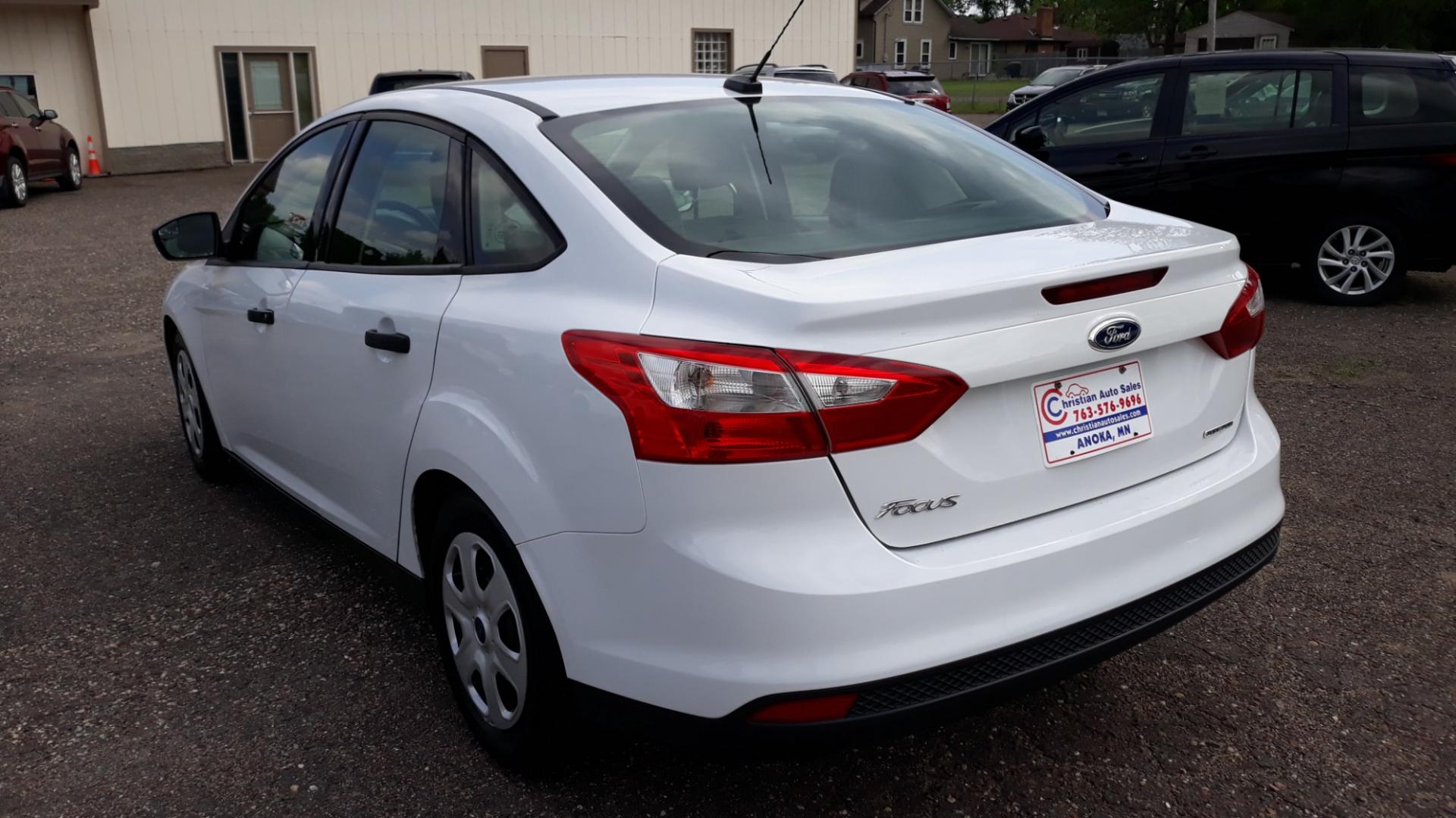 2014 Ford Focus S Sedan (1FADP3E21EL) with an 2.0L L4 DOHC 16V engine, AUTO transmission, located at 434 West Main Street, Anoka, MN, 55303, (763) 576-9696, 45.201759, -93.396706 - 2014 FORD FOCUS S, ONE OWNER, SUPER CLEAN, WITH ONLY 66,242 MILES - Photo#6